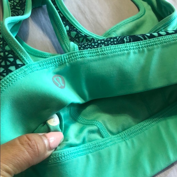 Lululemon Size 2 Sports Bra - Picture 4 of 4
